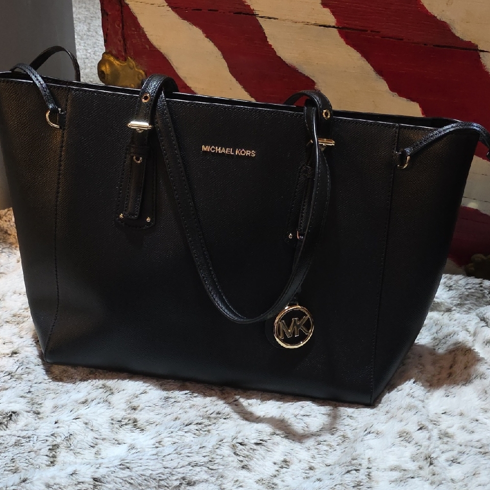 Michael Michael Kors Voyager Tote